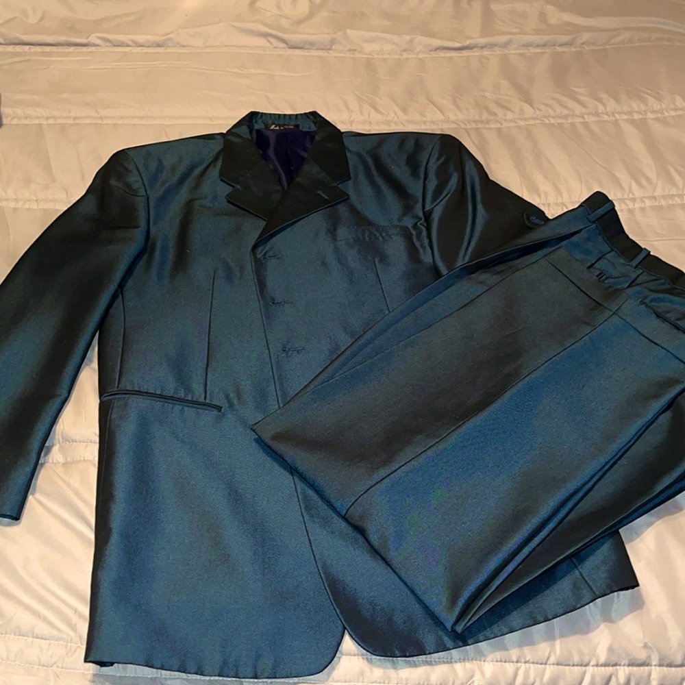 Men’s Suit